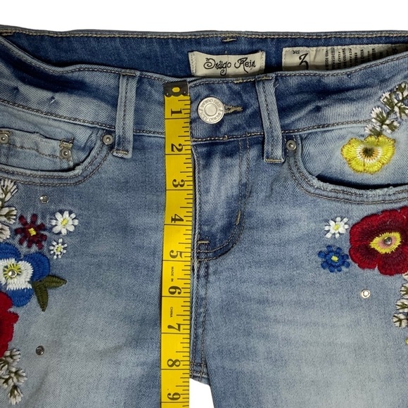 Indigo Rein Jean Shorts Embroidered Boho Flower Frayed Retro Hippy Junior SZ 3 - Picture 8 of 13